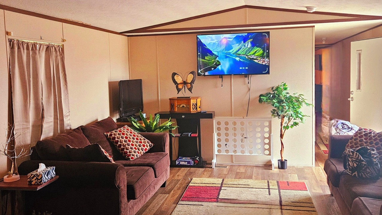 Photo of Livingroom in Madisonville