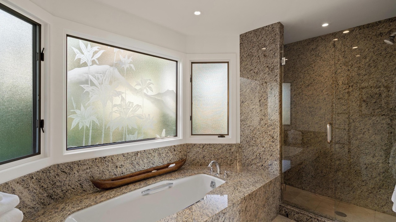 Photo of Bathroom in Historic Lahaina Front Street