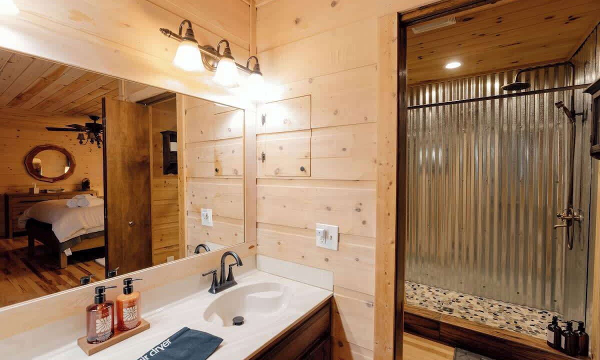 Photo of Bathroom in Piney Flats