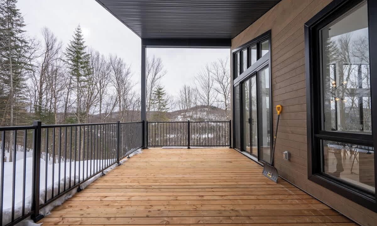 Photo of Patio Balcony in Saint-Faustin-Lac-Carre