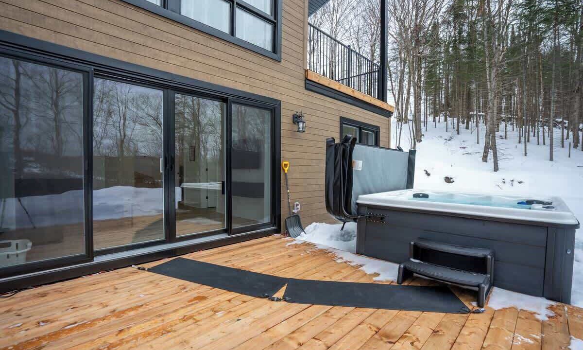 Photo of Patio Balcony in Saint-Faustin-Lac-Carre