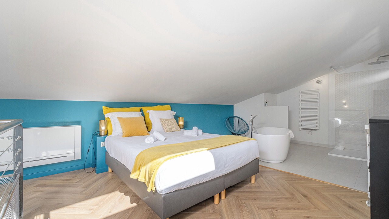 Photo of Bedroom in Lourmarin