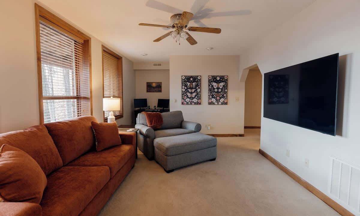 Photo of Livingroom in Johnson City