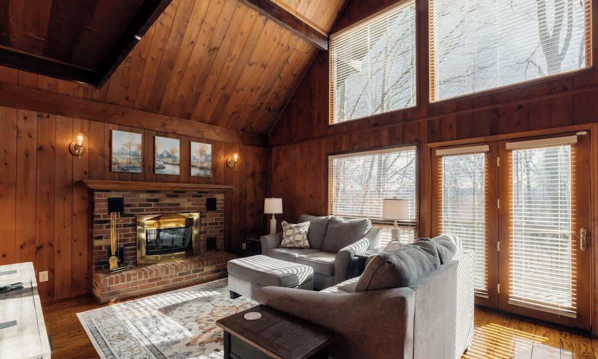 Photo of Livingroom in Johnson City