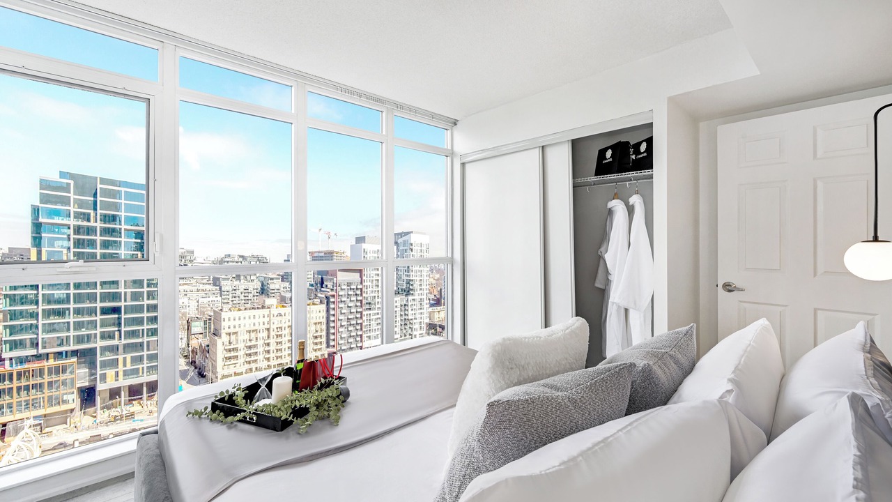 Photo of Bedroom in Lakeview