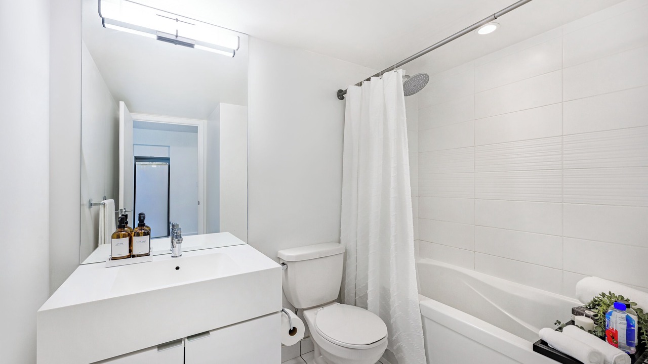 Photo of Bathroom in Lakeview