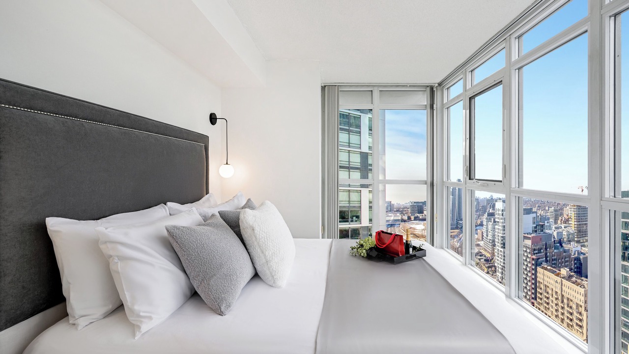 Photo of Bedroom in Lakeview