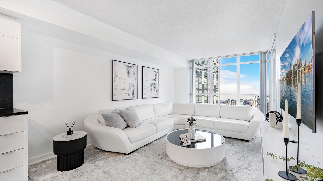 Photo of Livingroom in Lakeview