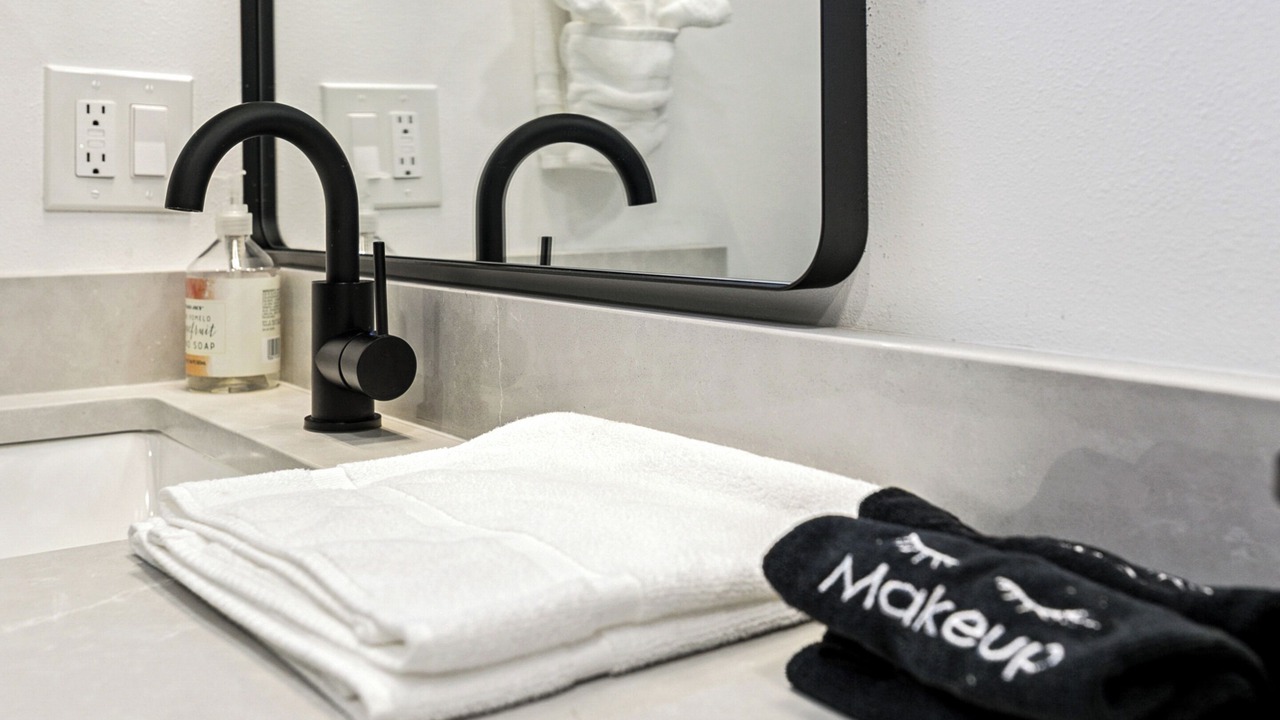 Photo of Bathroom in Highlands - Perkins