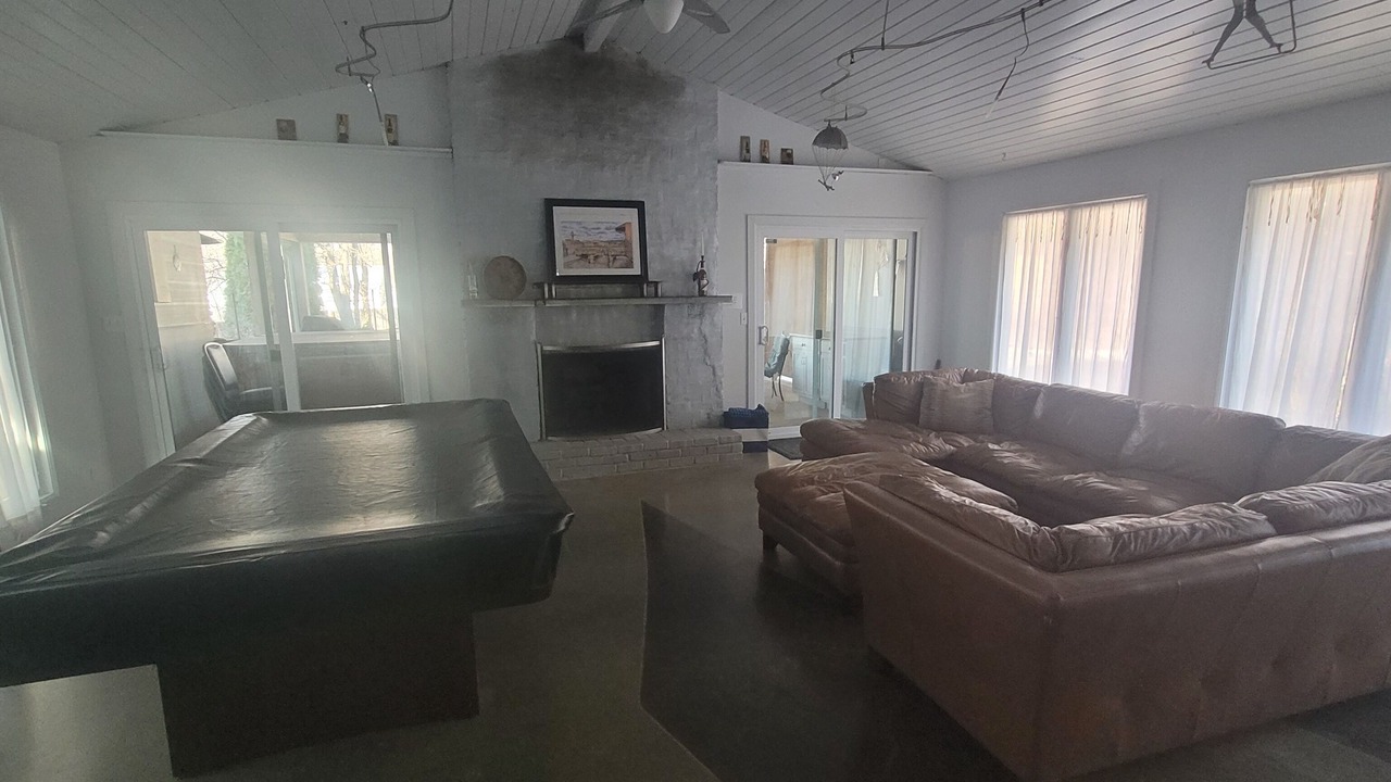 Photo of Livingroom in Harrisonville