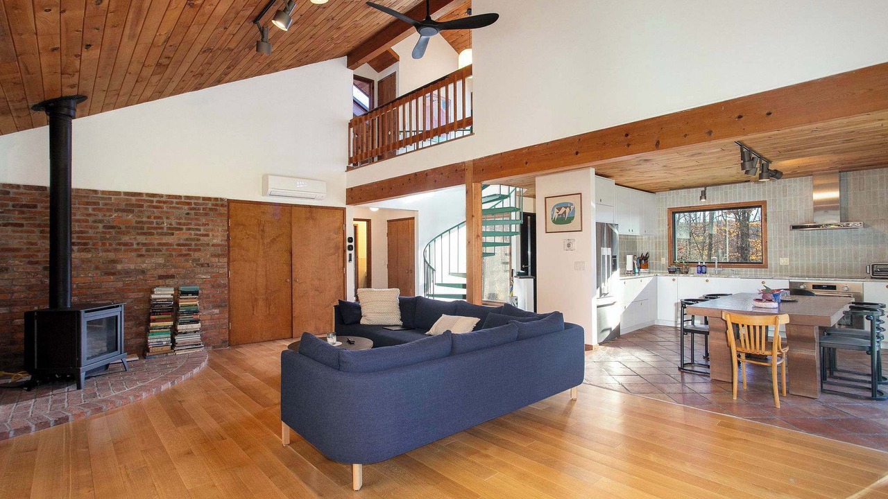 Photo of Livingroom in Monterey