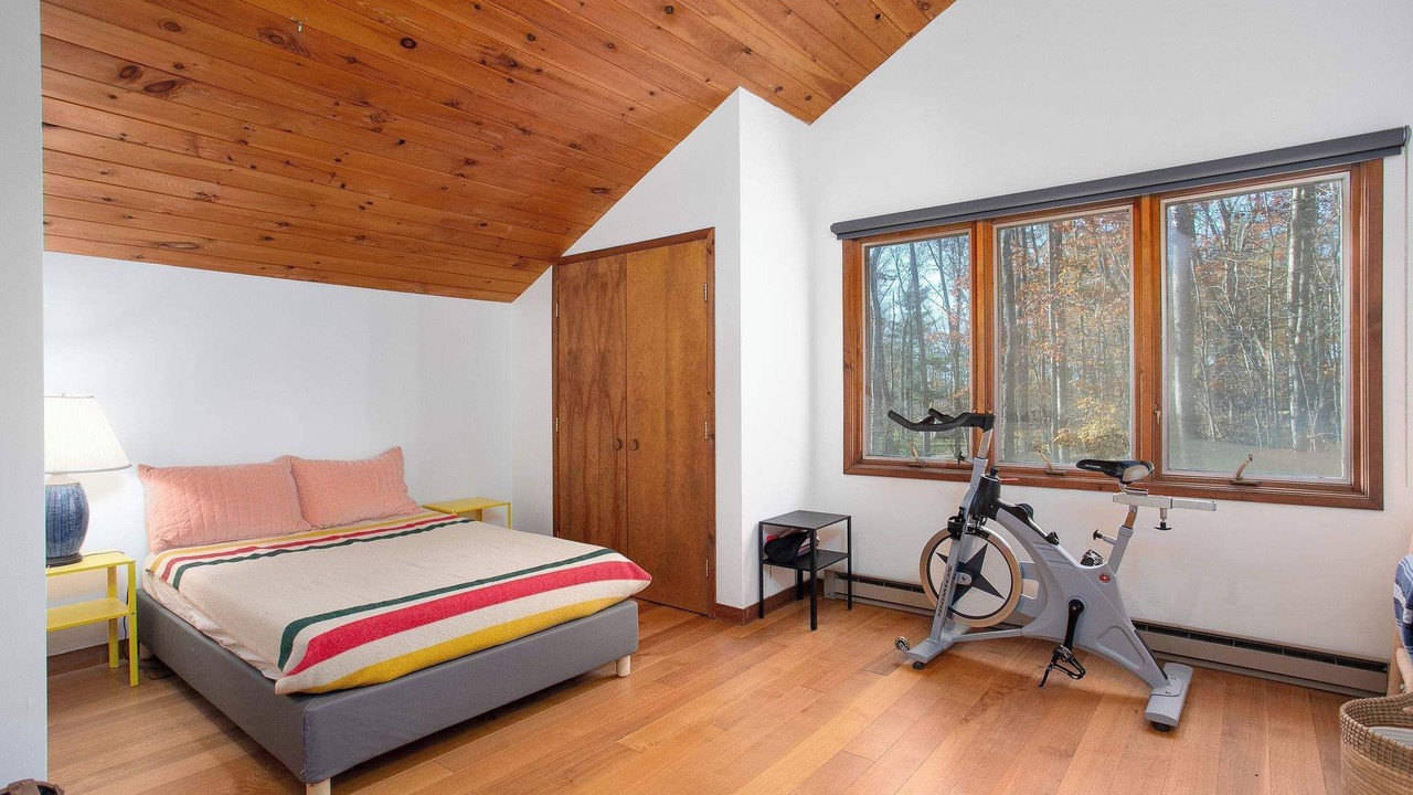 Photo of Bedroom in Monterey