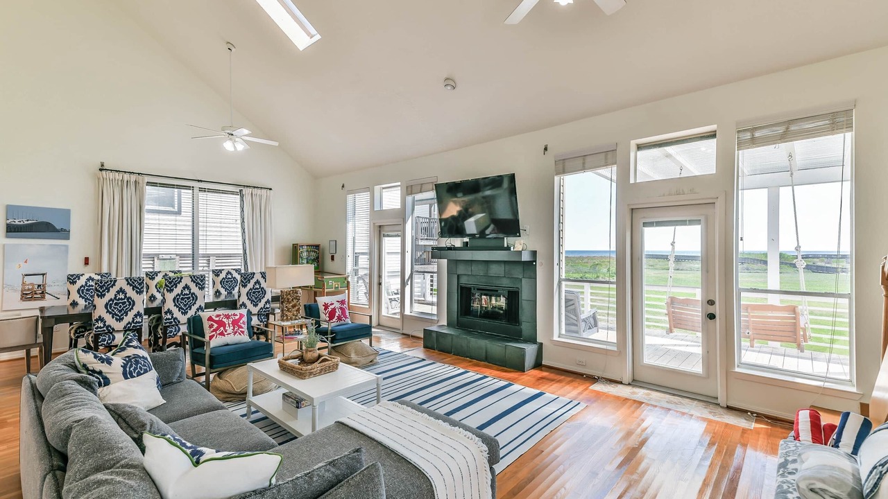 Photo of Bedroom in Pointe San Luis