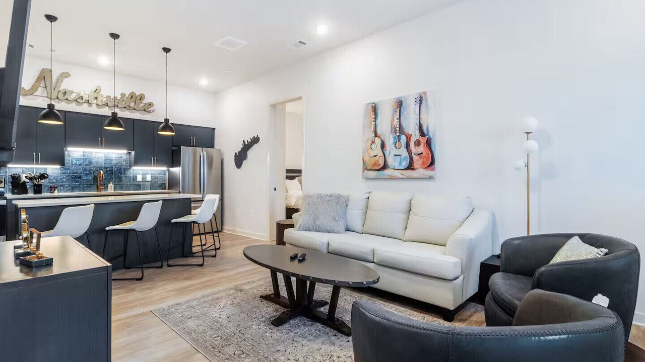 Photo of Livingroom in Music Row