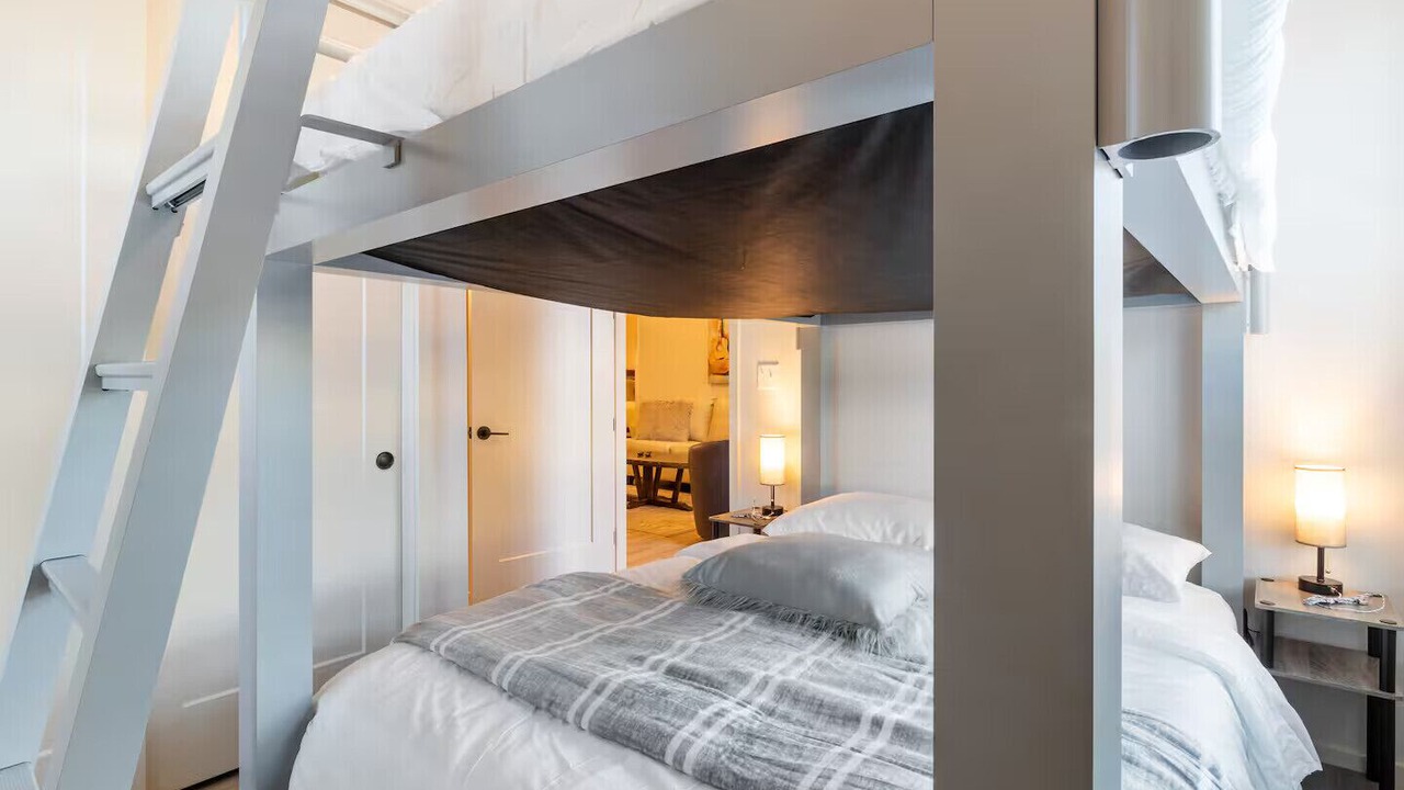 Photo of Bedroom in Music Row