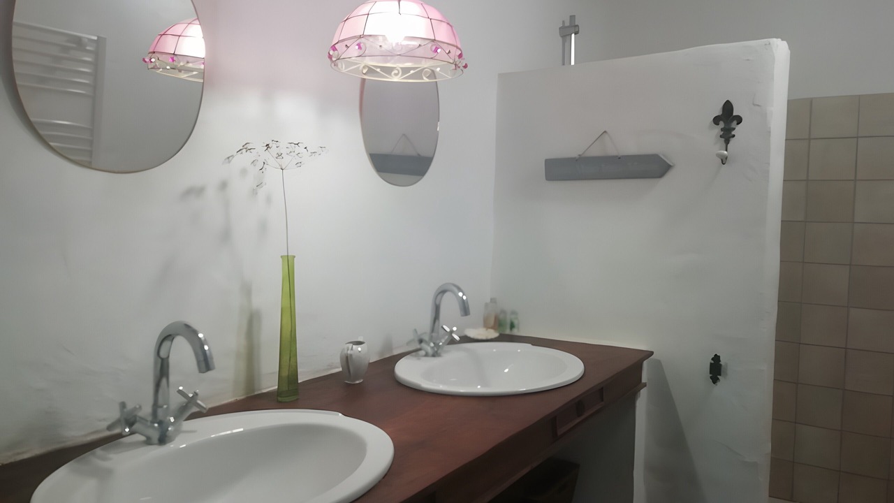 Photo of Bathroom in Saint-Georges