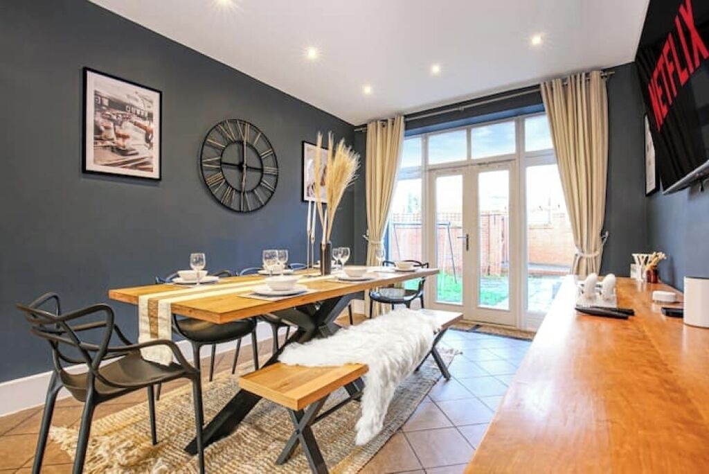 Photo of Others in Newport Pagnell