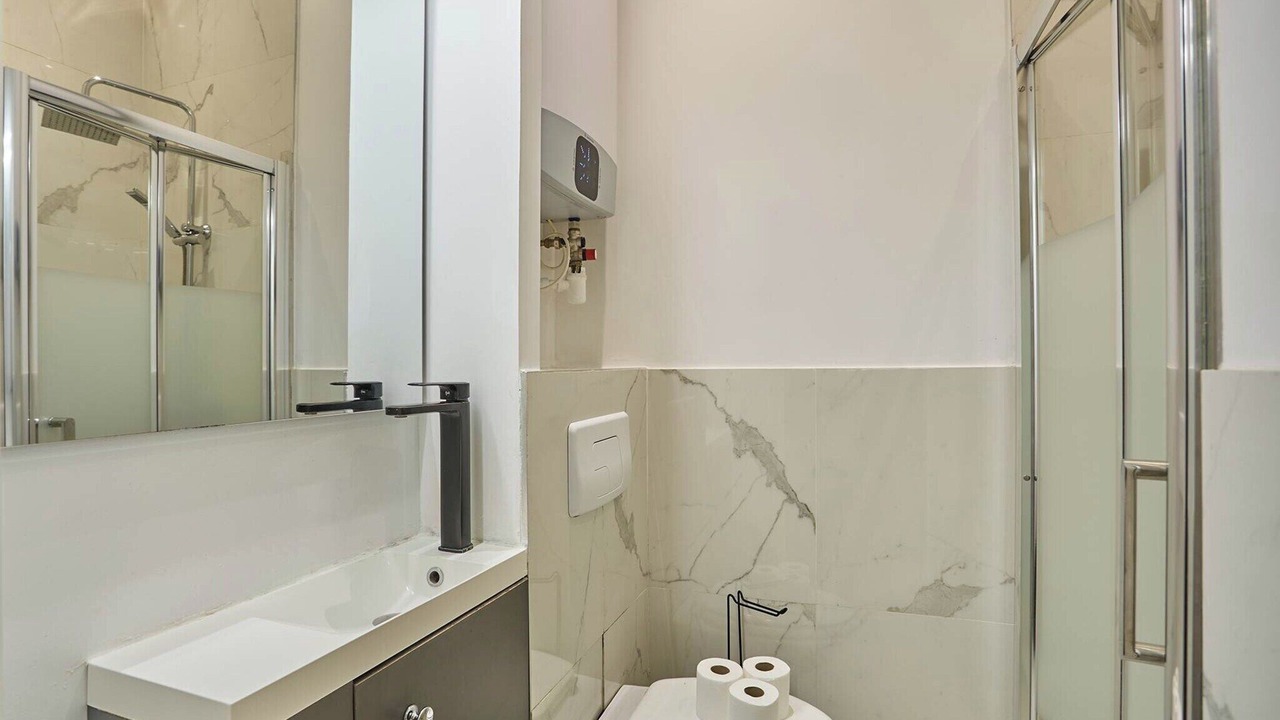 Photo of Bathroom in Porte-Saint-Martin