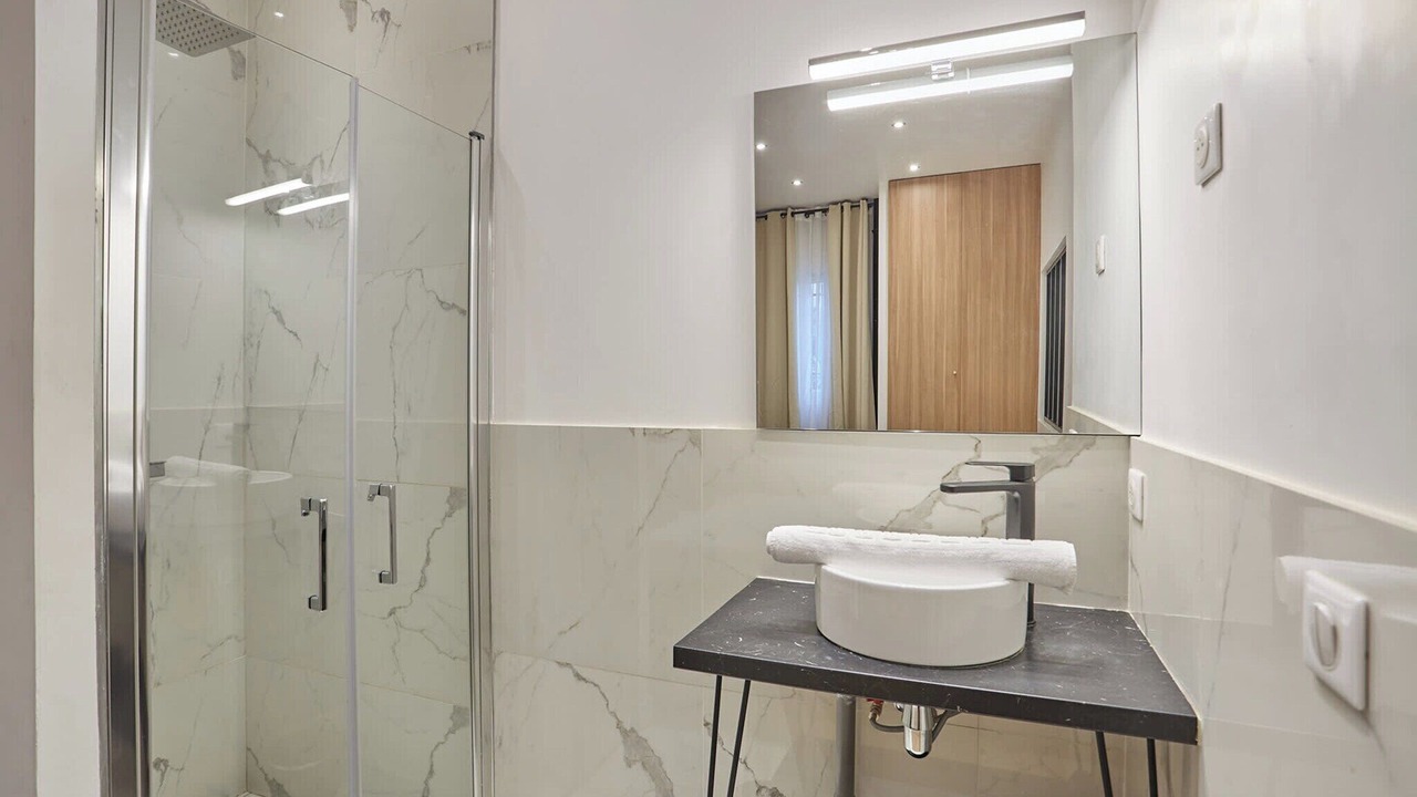 Photo of Bathroom in Porte-Saint-Martin