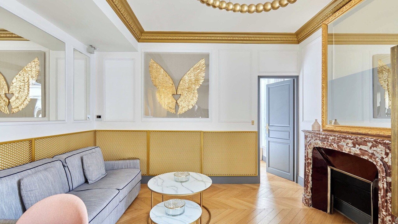 Photo of Livingroom in 8th Arrondissement