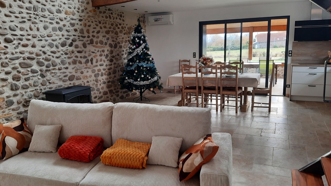 Photo of Livingroom in Villeneuve-Lecussan