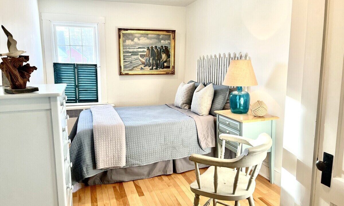 Photo of Bathroom in New Harbor