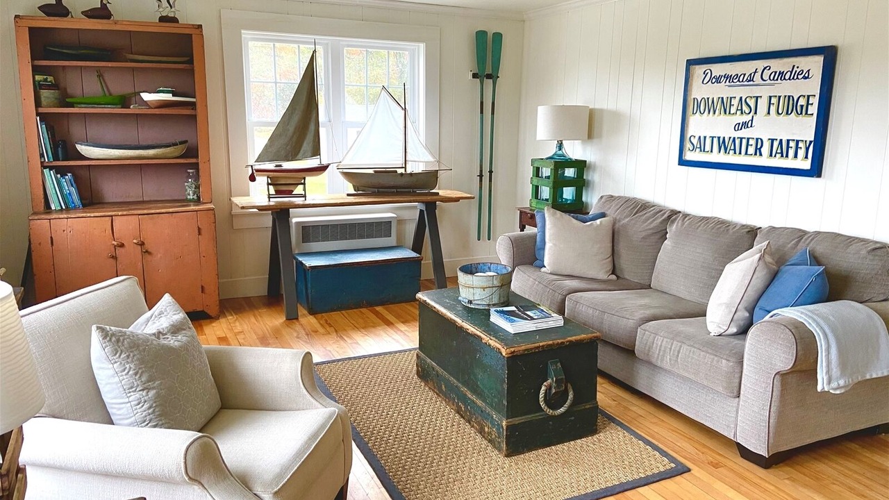Photo of Livingroom in New Harbor
