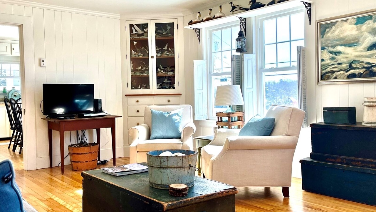 Photo of Livingroom in New Harbor