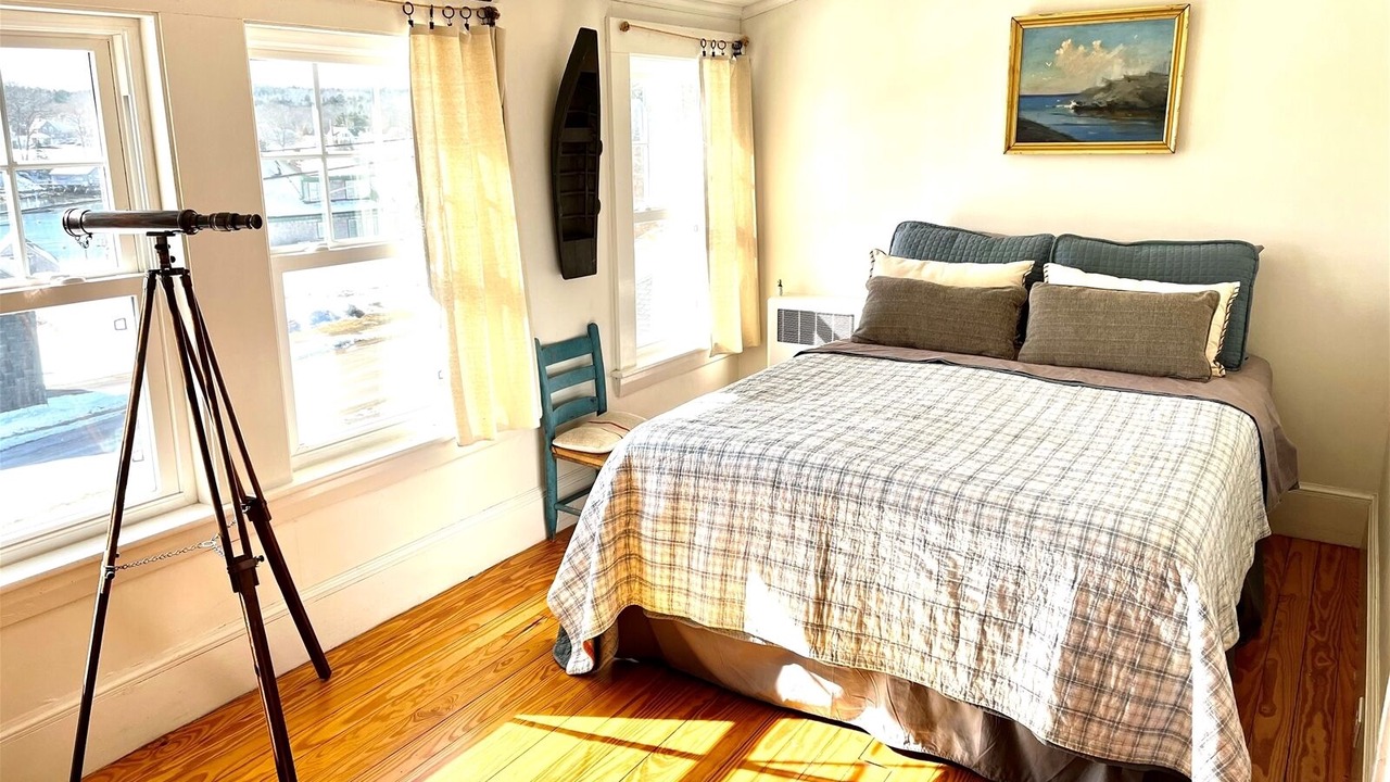 Photo of Others in New Harbor