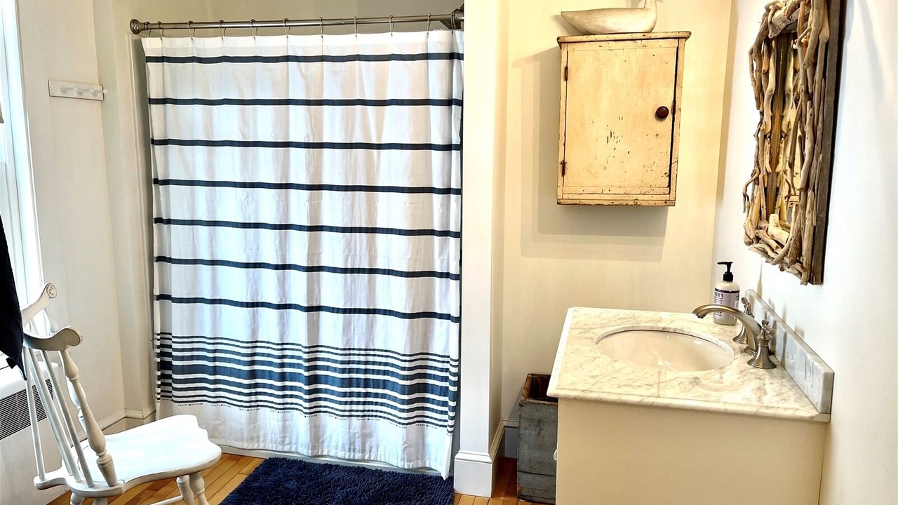 Photo of Bathroom in New Harbor