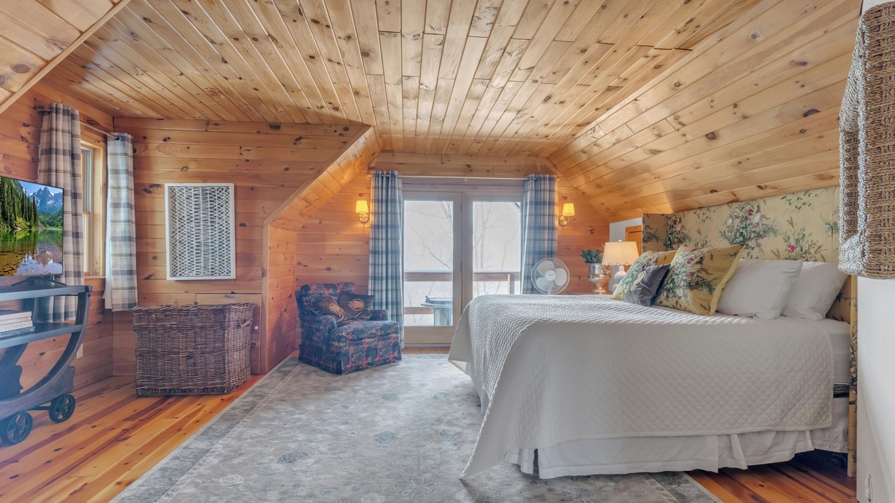 Photo of Bedroom in Town of Torrey