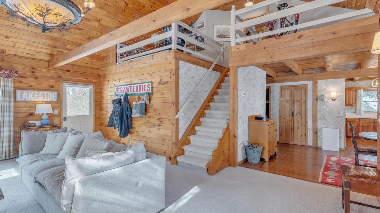 Photo of Livingroom in Town of Torrey