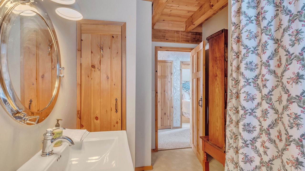 Photo of Bathroom in Town of Torrey