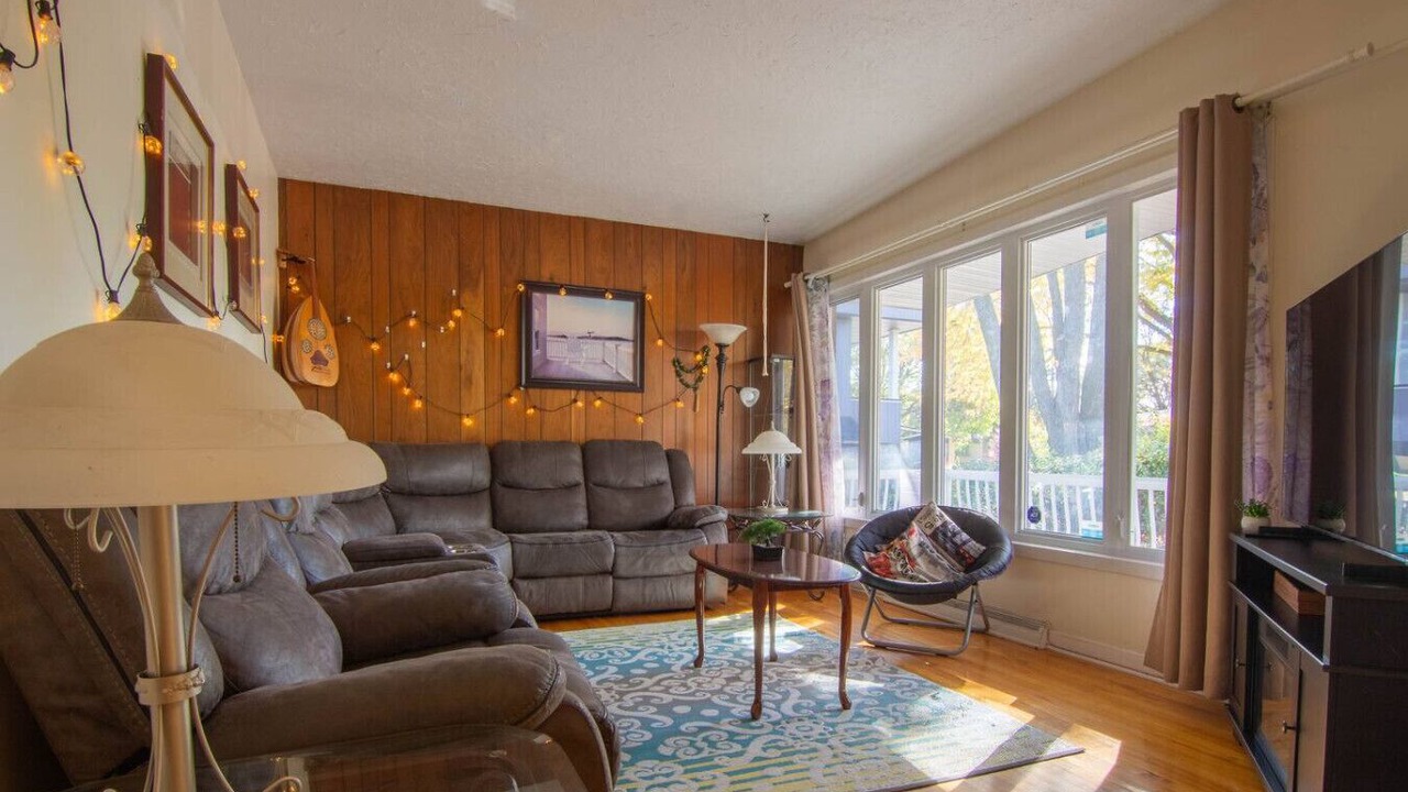 Photo of Bedroom in Laval