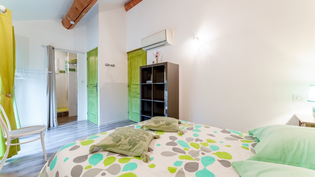 Photo of Bedroom in Piolenc