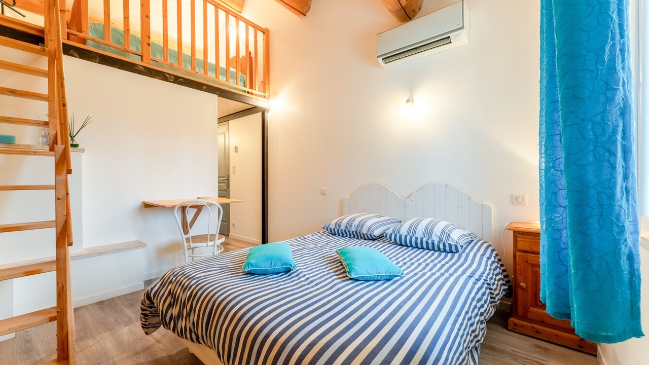 Photo of Bedroom in Piolenc