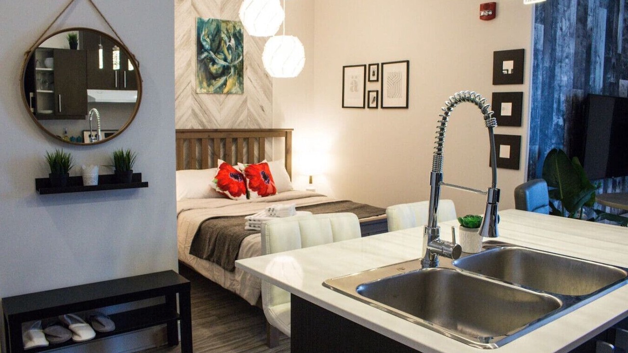 Photo of Bedroom in Cote-Des-Neiges—Notre-Dame-De-Grace