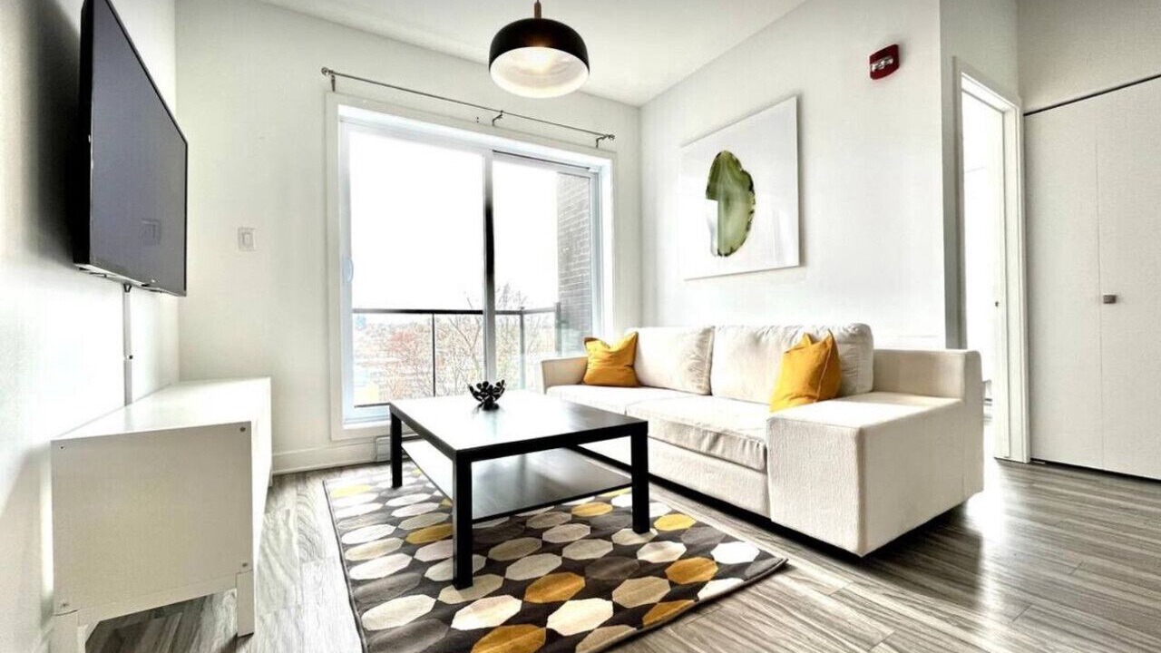 Photo of Livingroom in Cote-Des-Neiges—Notre-Dame-De-Grace
