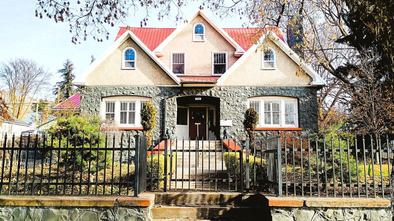 Photo of Others in Altamont