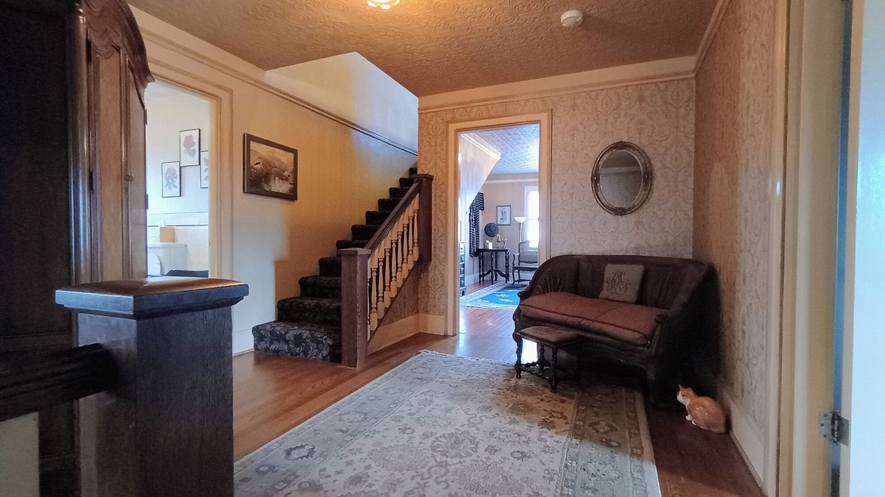 Photo of Others in Altamont