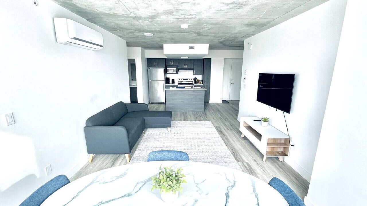 Photo of Livingroom in Cote-Des-Neiges—Notre-Dame-De-Grace