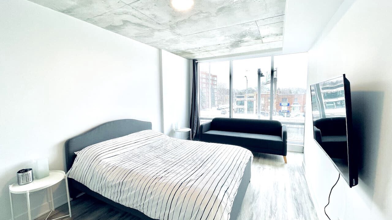 Photo of Bedroom in Cote-Des-Neiges—Notre-Dame-De-Grace