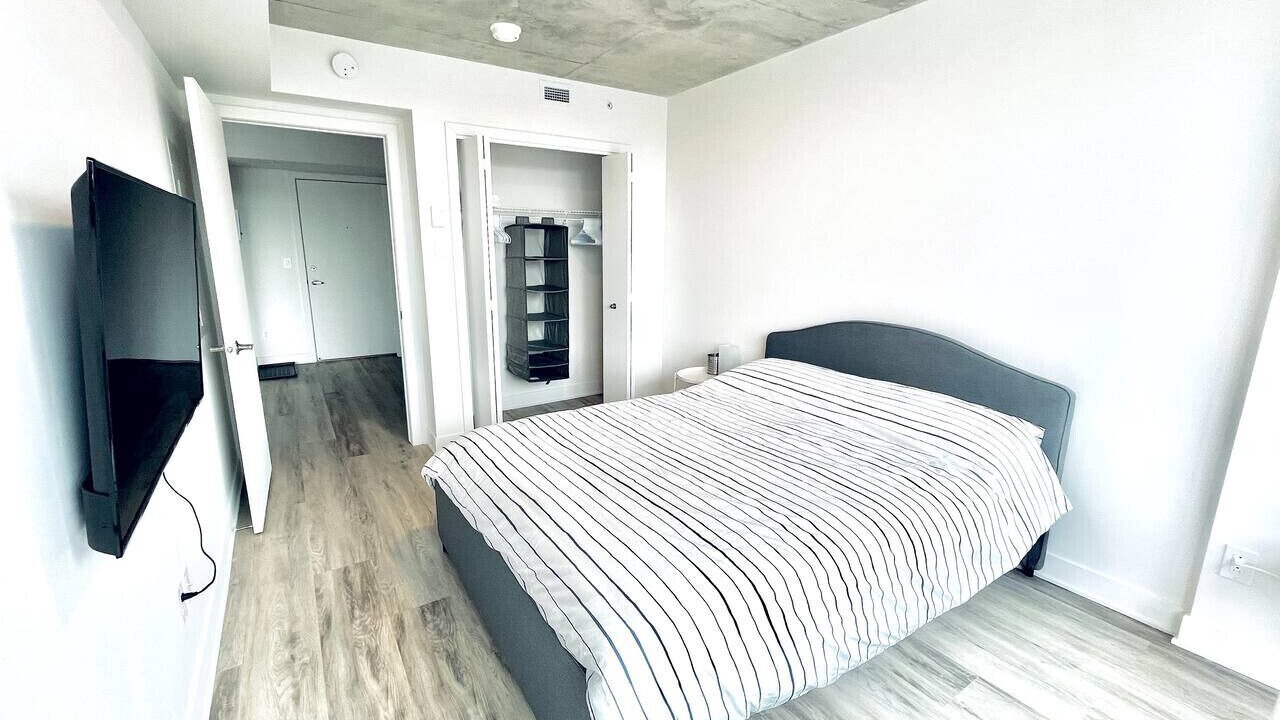 Photo of Bedroom in Cote-Des-Neiges—Notre-Dame-De-Grace