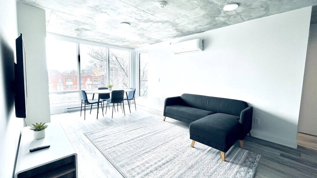 Photo of Livingroom in Cote-Des-Neiges—Notre-Dame-De-Grace