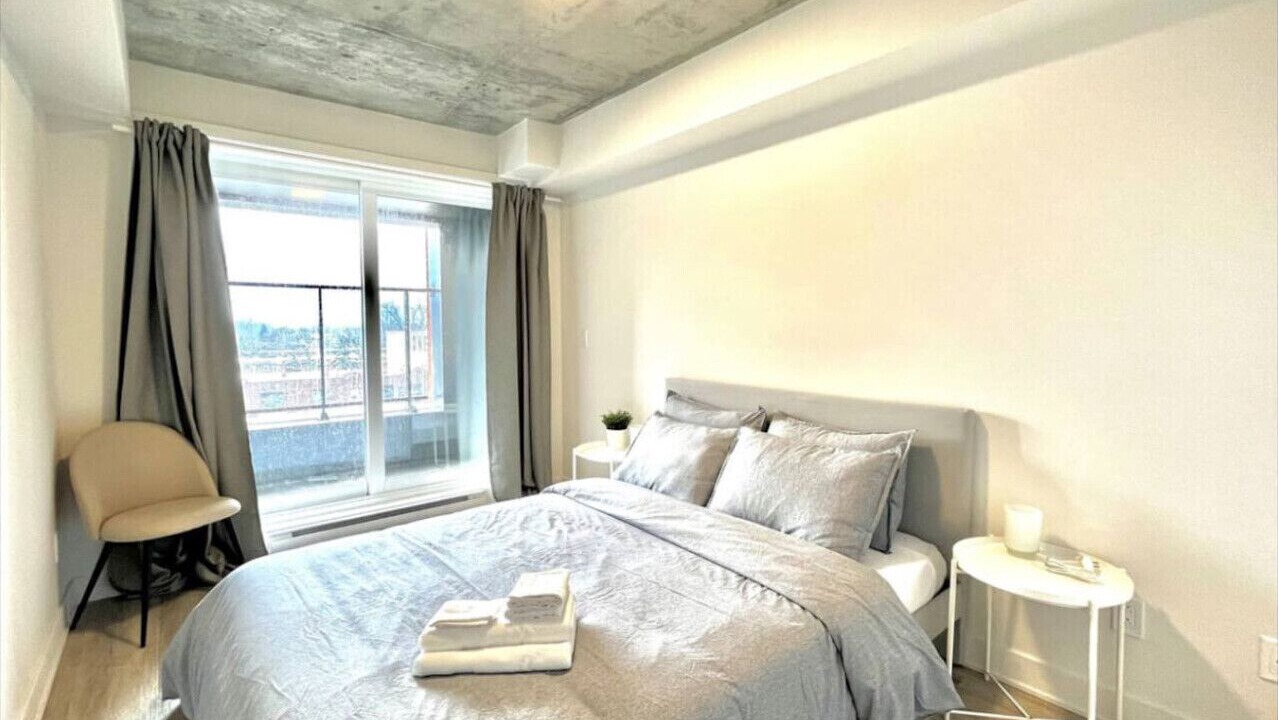 Photo of Bedroom in Cote-Des-Neiges—Notre-Dame-De-Grace