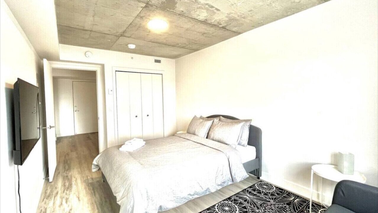 Photo of Bedroom in Cote-Des-Neiges—Notre-Dame-De-Grace
