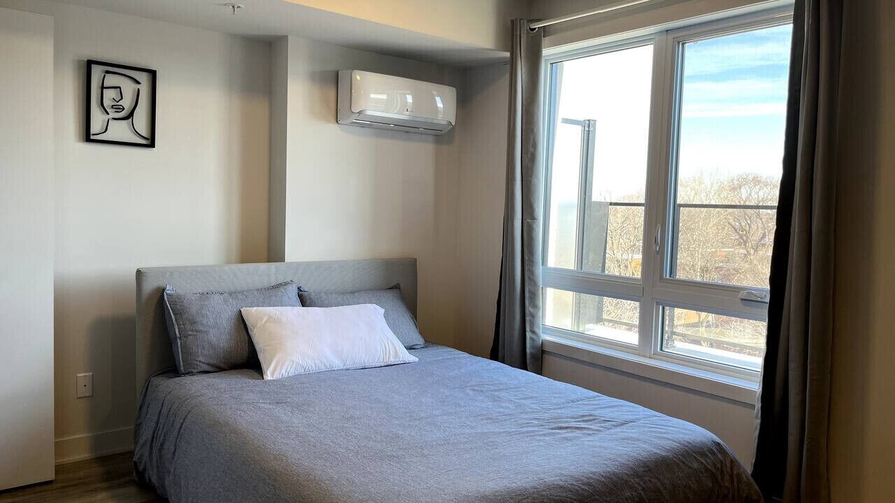 Photo of Bedroom in Cote-Des-Neiges—Notre-Dame-De-Grace