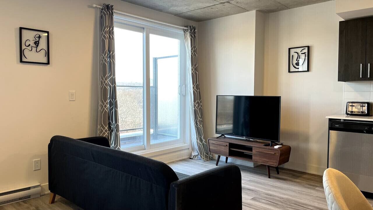 Photo of Livingroom in Cote-Des-Neiges—Notre-Dame-De-Grace