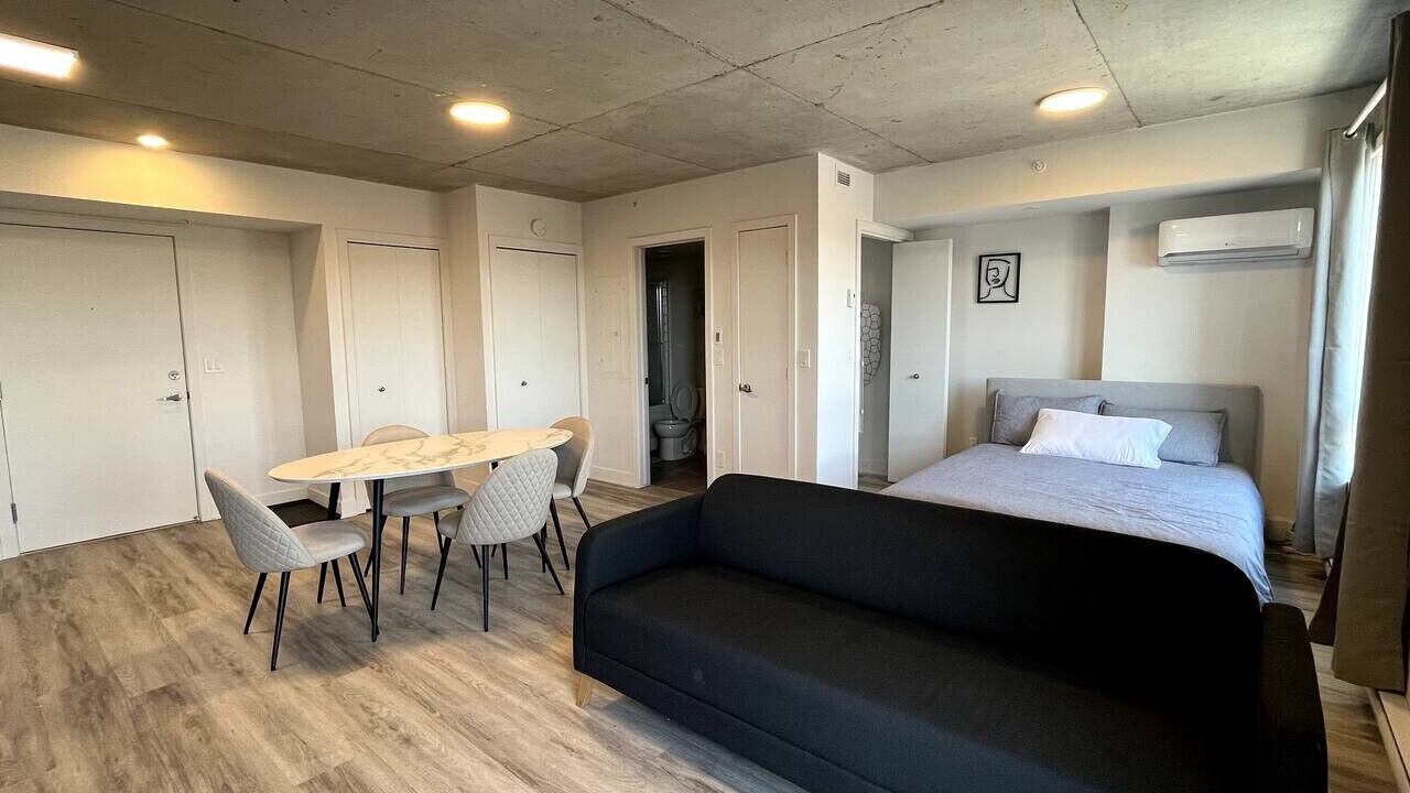 Photo of Bedroom in Cote-Des-Neiges—Notre-Dame-De-Grace