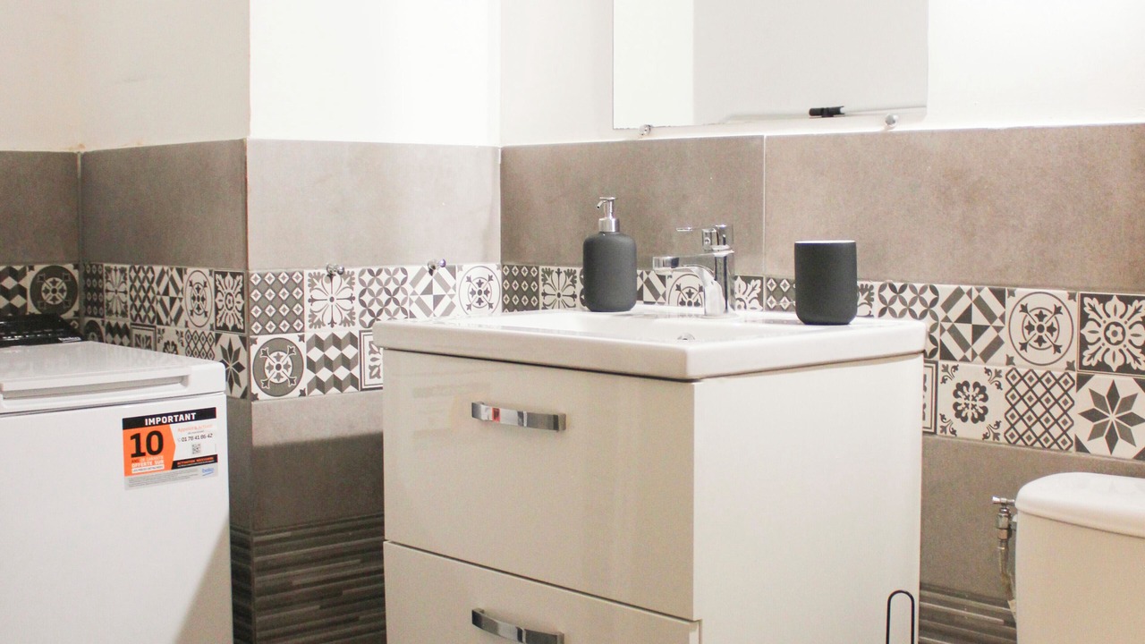 Photo of Bathroom in Pantin